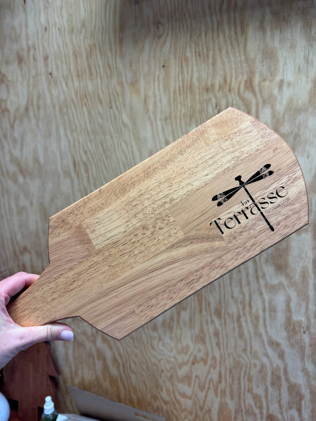 La Planche à découper personnalisée en bois gravée - Cadeau personnalisé