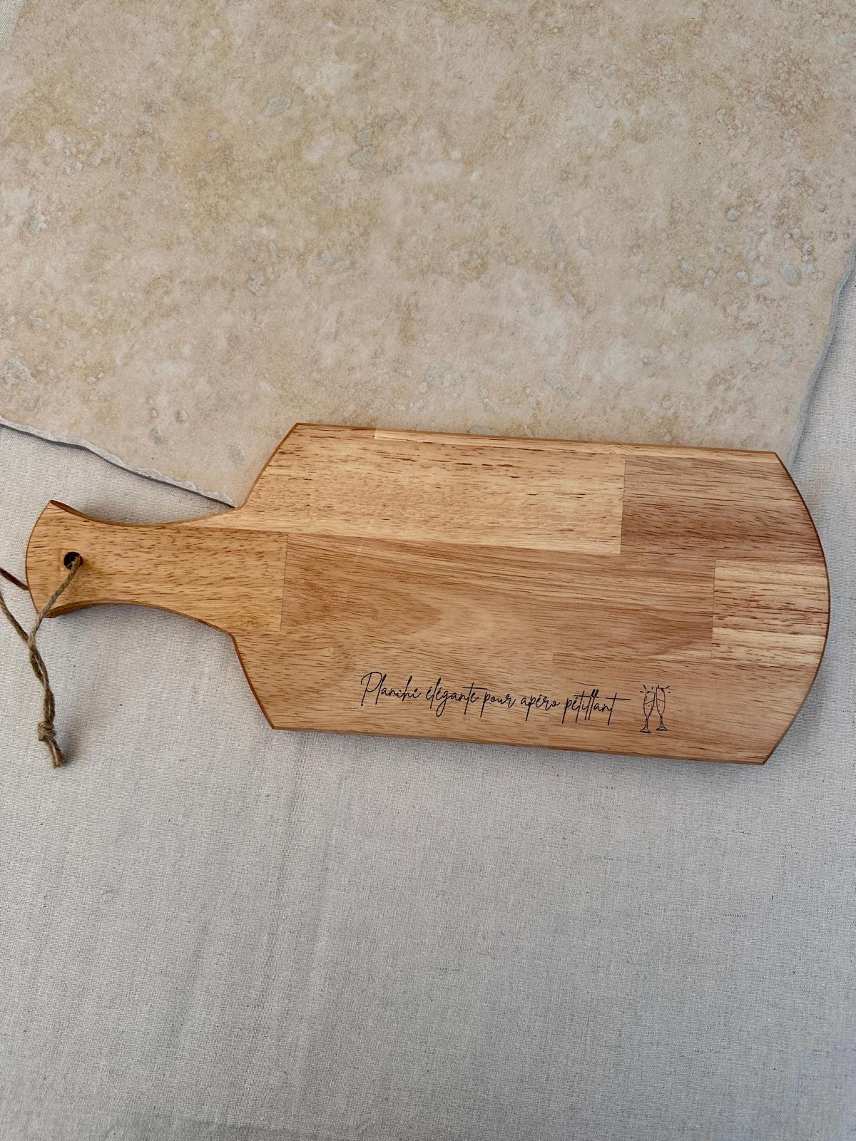 Planche apéro bois gravée Planche élégante pour apéro pétillant