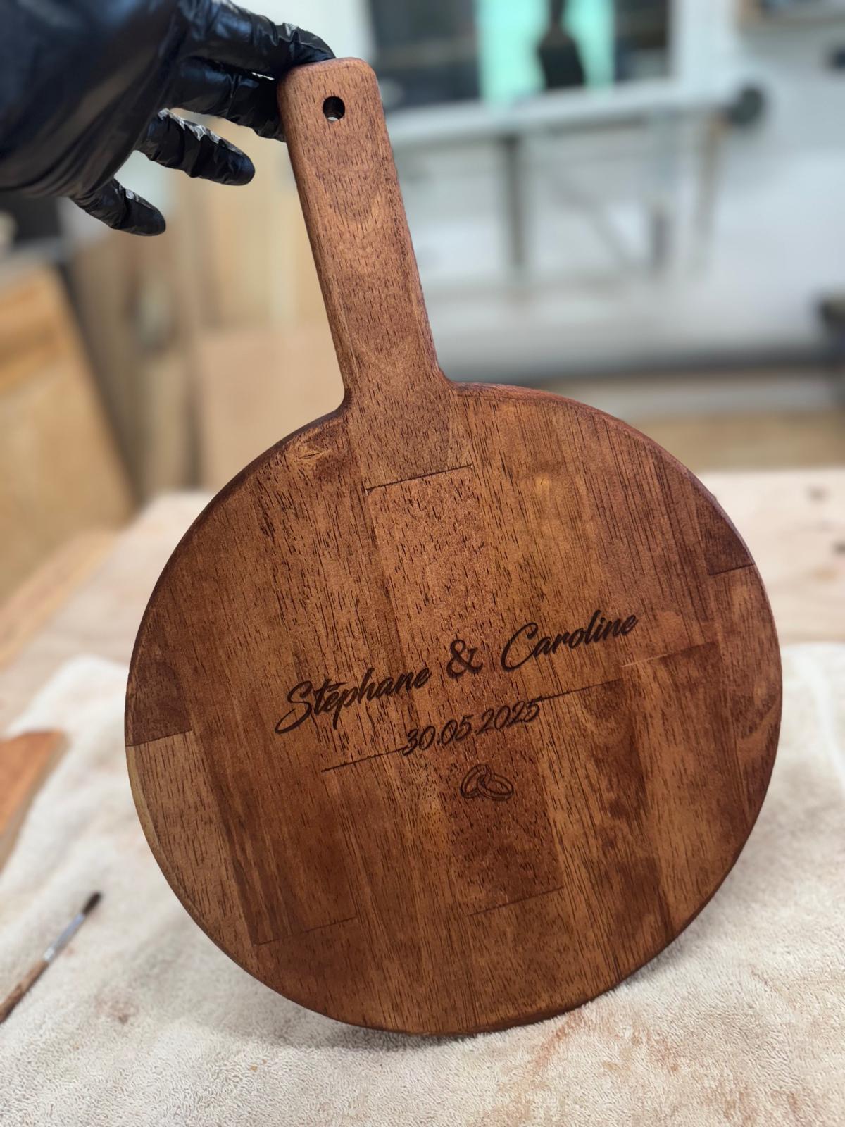 Planche bois à pizza gravée