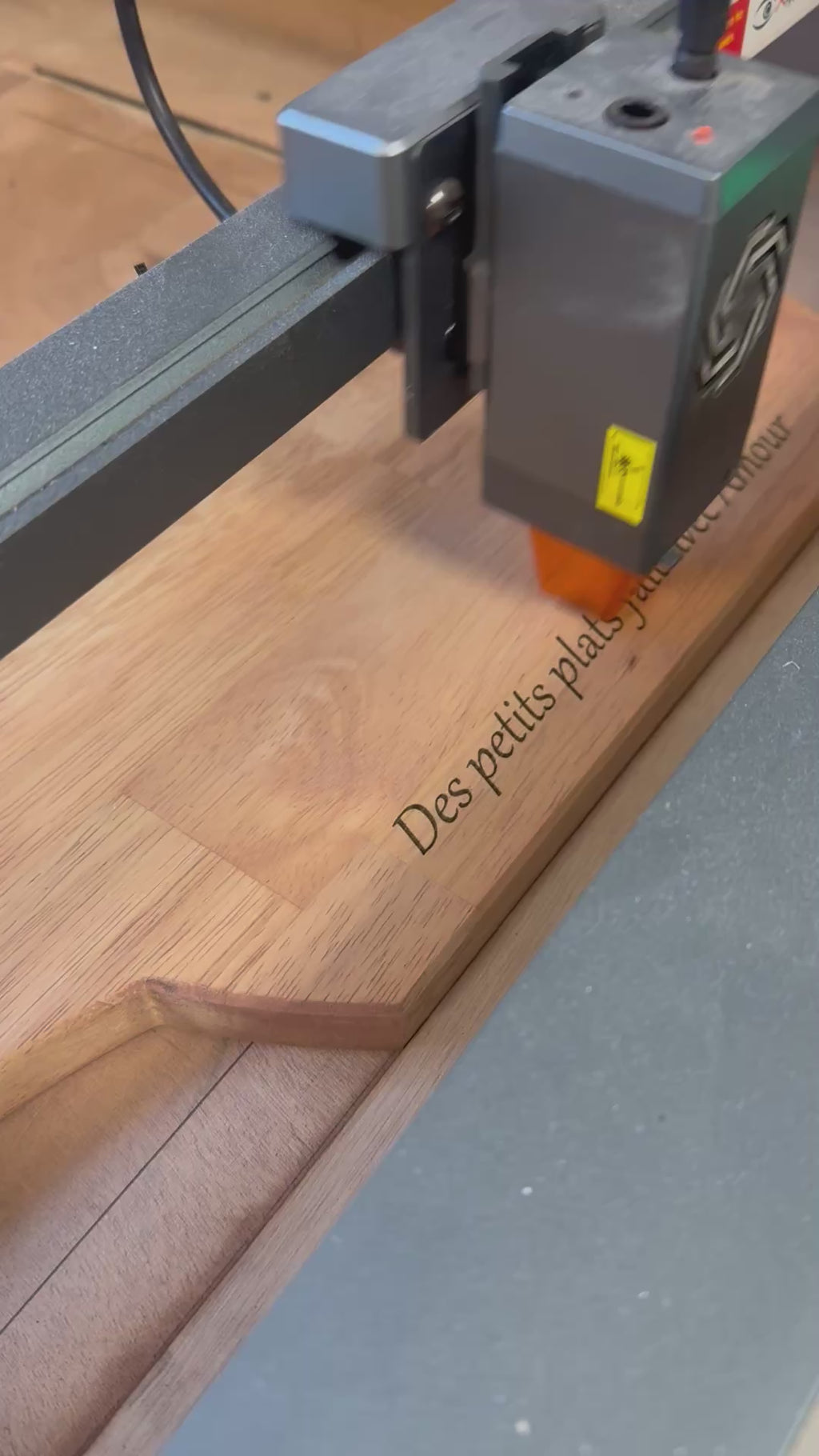 La Planche à découper personnalisée en bois gravée - Cadeau personnalisé